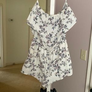 Cute floral romper with pockets size M